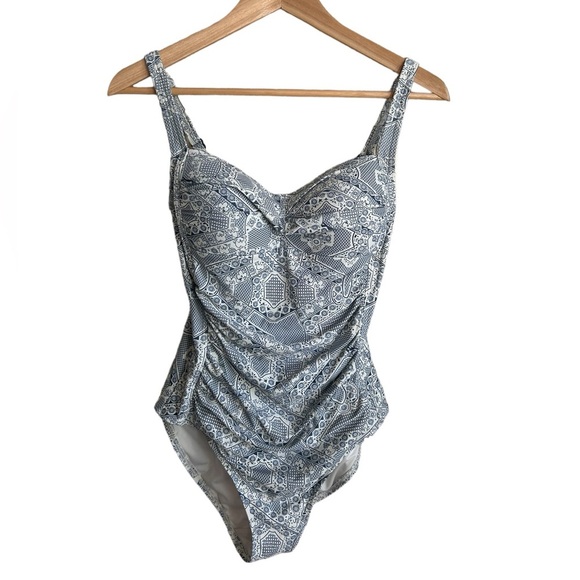 Nip Tuck Other - Nip Tuck, One Piece Swimsuit, Size 6, Tummy Control